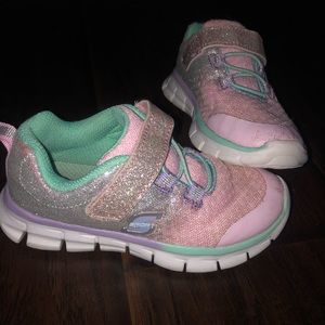 Toddler Girl’s size 8 Sketches